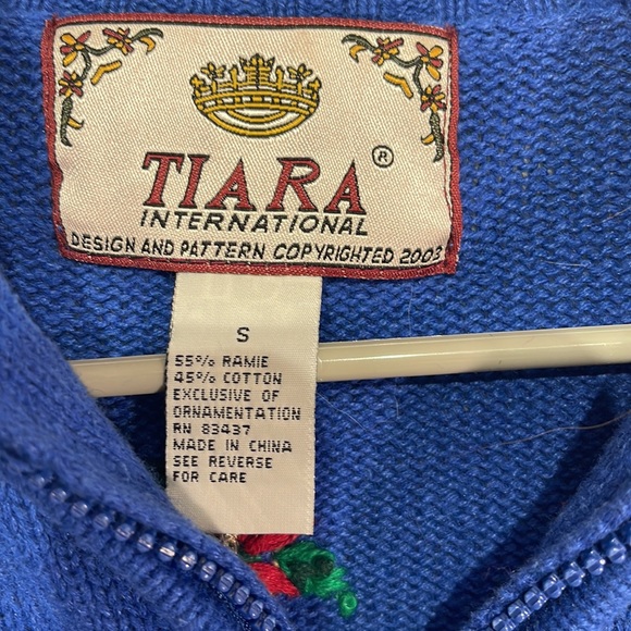 VINTAGE blue Tiara INTERNATIONAL Christmas Holiday long sleeved Sweater small - Picture 5 of 7